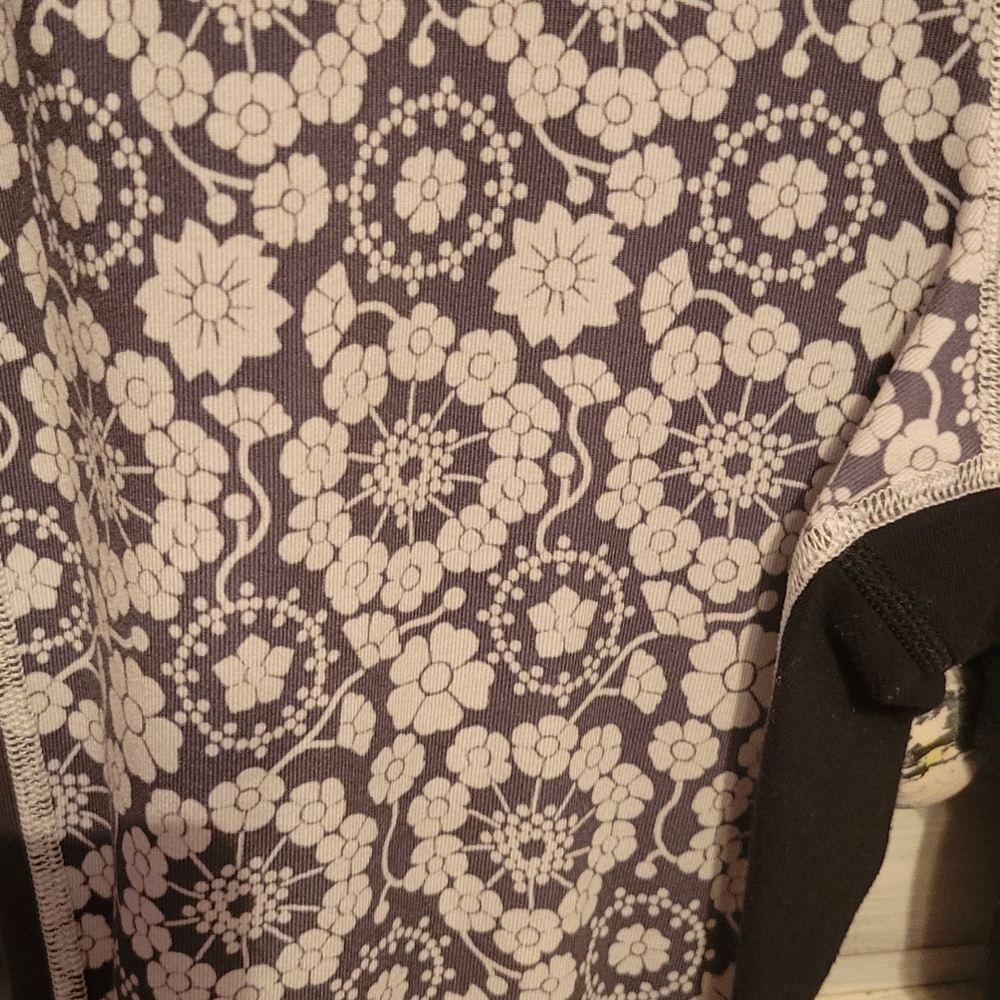 Lululemon pants - Picture 3 of 4